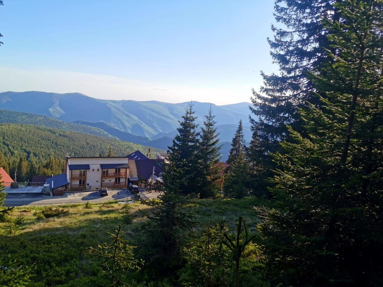 Complex Turistic Veverita Рынка Экстерьер фото
